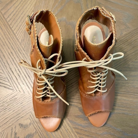 Nwot Brantano Leather Lace up Open Toe and Open Heel Caramel - Picture 3 of 16